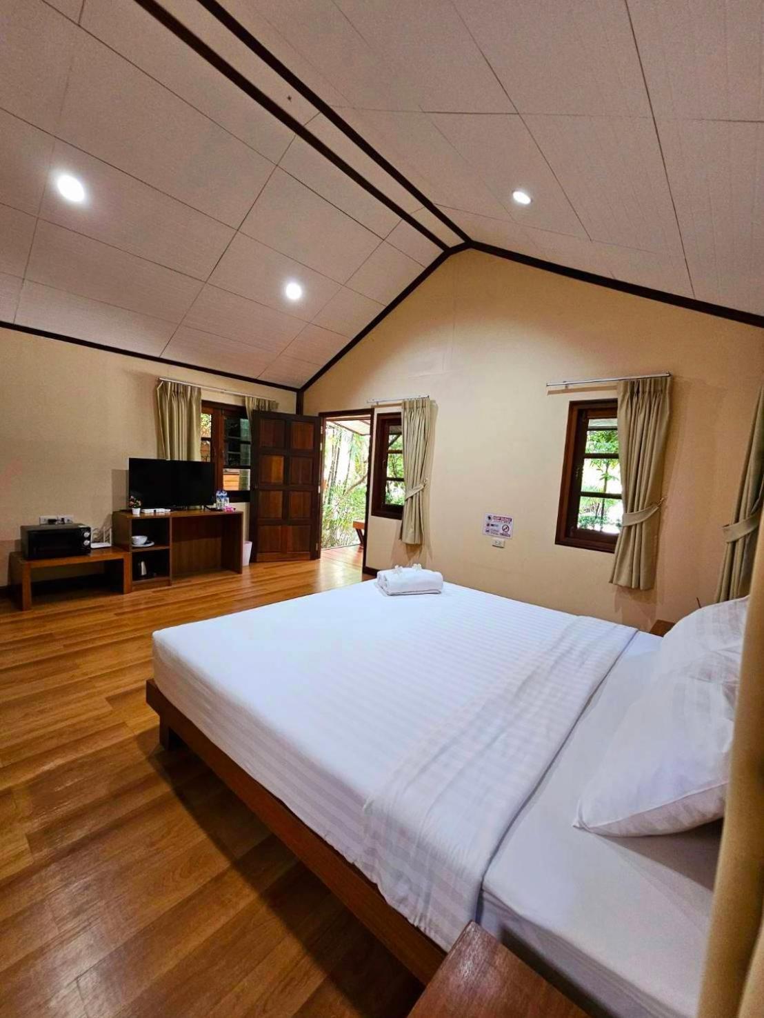 Samran Resort 찰롱 외부 사진